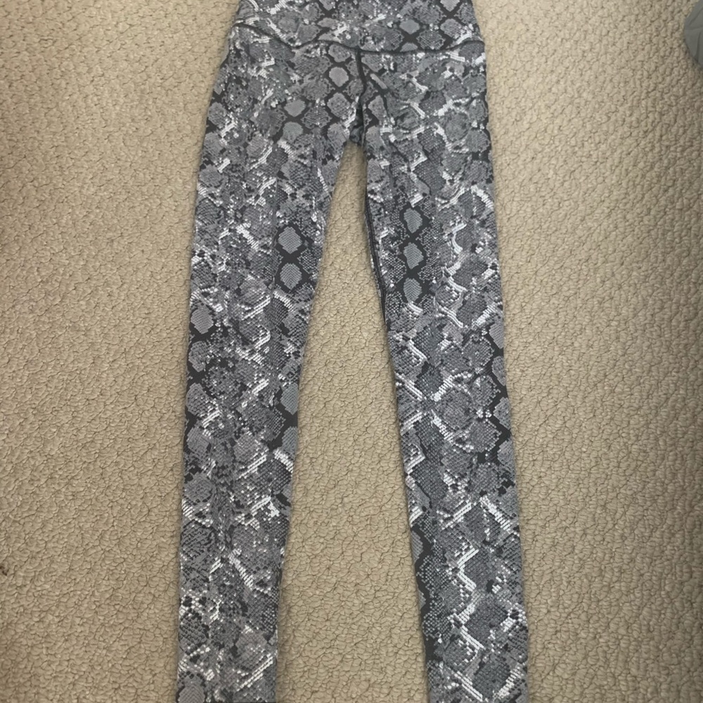 Snakeskin leggings